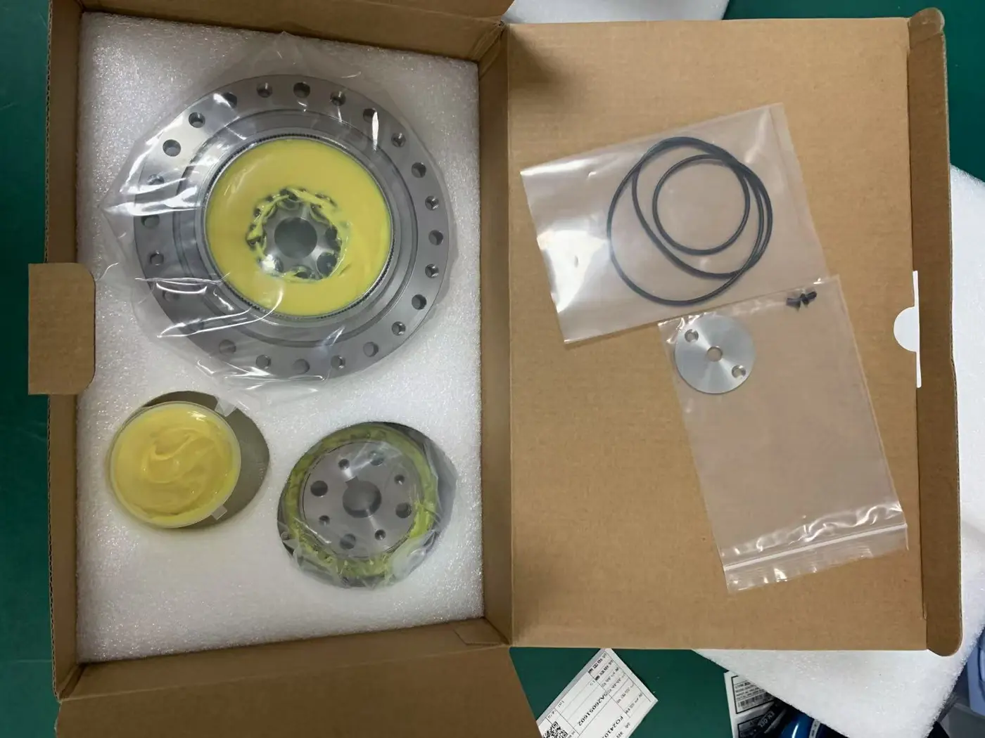 ANDANTEX CS Series Harmonic Reducer Packaging & Product Arrangement