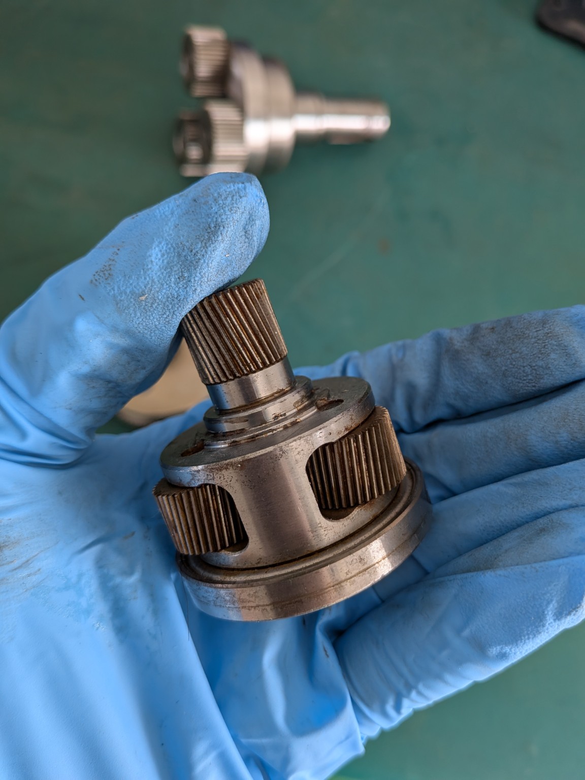 What Does the Planet Carrier Do in a Planetary Gearbox?
